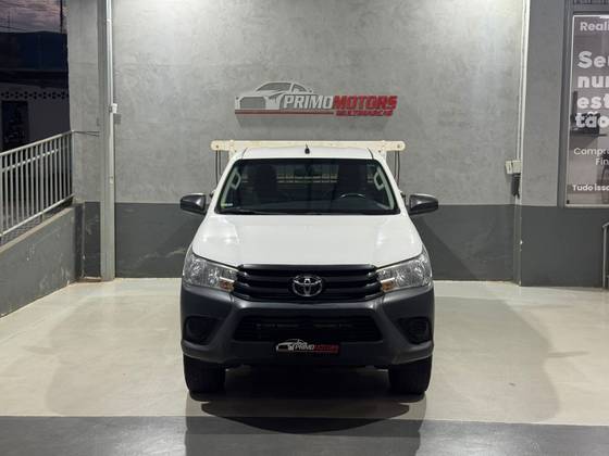 TOYOTA HILUX 2.8 D-4D TURBO DIESEL CS 4X4 MANUAL